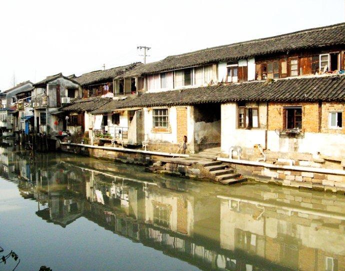 小球进黑洞